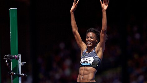 Chaunte Lowe 