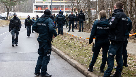 Prie Leonido Volkovo namų dirba policijos pareigūnai