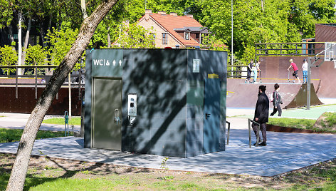 Automatinis viešasis tualetas „Santakos“ parke  Kaune