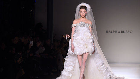 „Ralph&Russo“ 2020 m. pavasario ir vasaros kolekcijos modelis