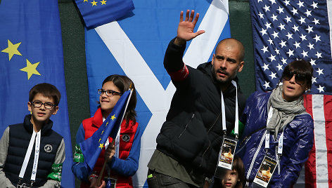 Josepas Guardiola su žmona Cristina Serra ir vaikais 2012 metais