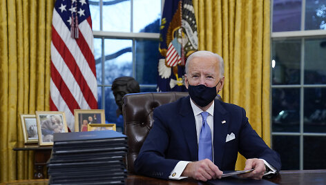 Naujasis JAV prezidentas J.Bidenas įžengė į Baltuosius rūmus