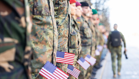 Pratybose žuvusių Jungtinių Amerikos Valstijų karių pagerbimo ir i&scaron;lydėjimo ceremonija Vilniuje