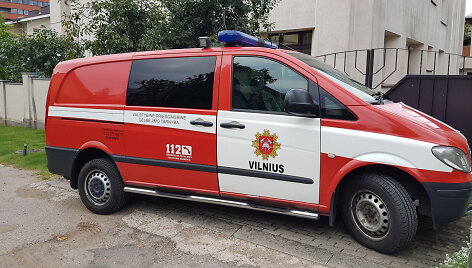 Ugniagesių gelbėtojų &scaron;tabo mikroautobusas įvykio vietoje