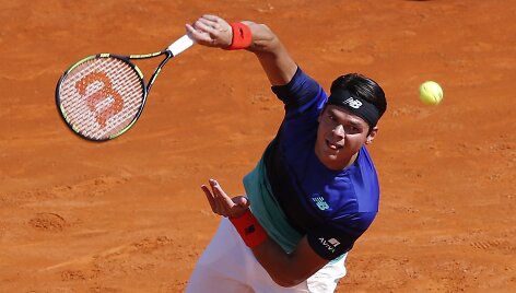 Milo&scaron;as Raoničius prie&scaron; Marco Cecchinato