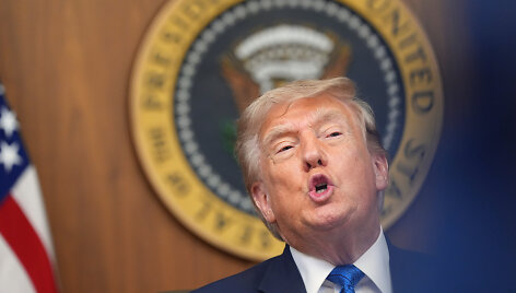  / AP
