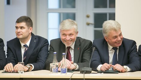 Alvydas Katinas (de&scaron;inėje)