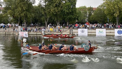 Per Jūros šventę surengtos drakonų valčių lenktynės