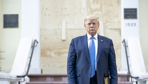 Donaldas Trumpas su Biblija