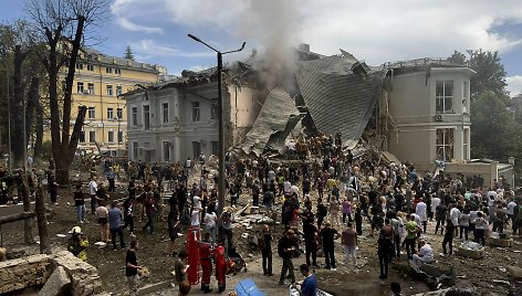 Rusijos pajėgos smogė vaikų ligoninei Kyjive