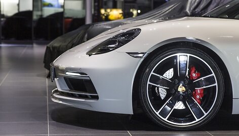 &bdquo;Porsche&ldquo; 6 i&scaron;skirtiniai modeliai