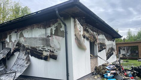 Gaisro metu visi&scaron;kai sudegęs namas Užudvarionyse