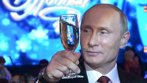 Vladimiras Putinas kelia &scaron;ampano taurę