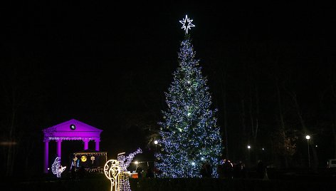 Jurbarkas pasipuošė Kalėdoms