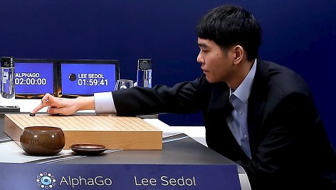  Lee Se-dolas žaiddžia prieš „AlphaGo“