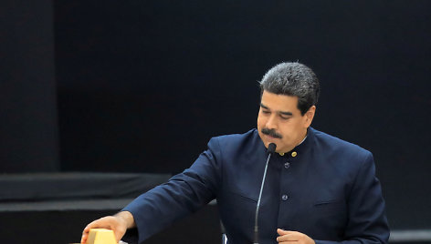 Nicolas Maduro liečia aukso luitus