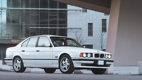 BMW 5 (E34)