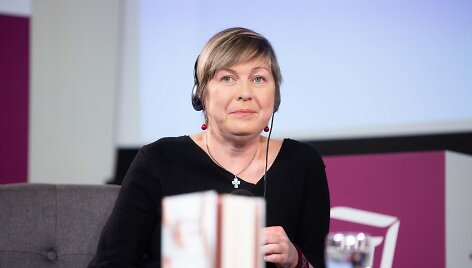 Nora Ikstena