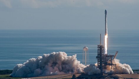 &bdquo;SpaceX&ldquo; sėkmingai i&scaron;kėlė į orbitą eksperimentinį daugkartinį erdvėlaivį robotą X-37B