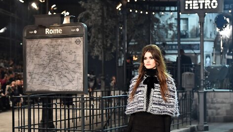 &bdquo;Chanel&ldquo; tarpsezoninės kolekcijos pristatymas