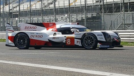 &bdquo;Toyota Gazoo Racing&ldquo; pristatė WEC lenktyninį automobilį