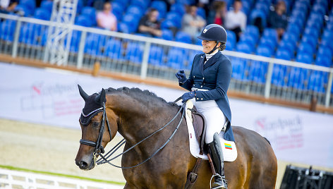 Justina Vanagaitė ir jos žirgas Nabab  –  pirmieji Lietuvos atstovai Europos dailiojo jojimo čempionate