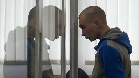 Advokatas Kyjivo karo nusikaltimų teismo prašo išteisinti rusų karį