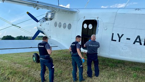 An-2 lėktuvas Čiudiškių gyvenvietėje: policija renka įkalčius