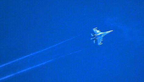 Rusijos naikintuvas Su-27 