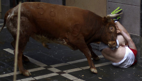 San Fermino festivalyje keli žmonės pajuto buliaus įniršį.