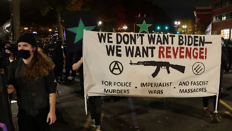 Oregone policija susirėmė su ultrakairiaisiais protestuotojais