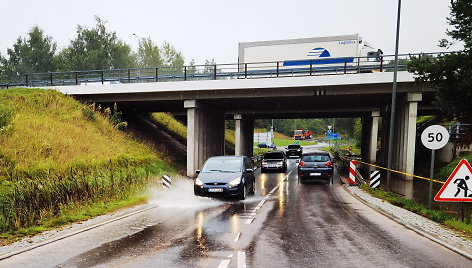 Tvinstantis kelio ruožas ties Avižienių viaduku