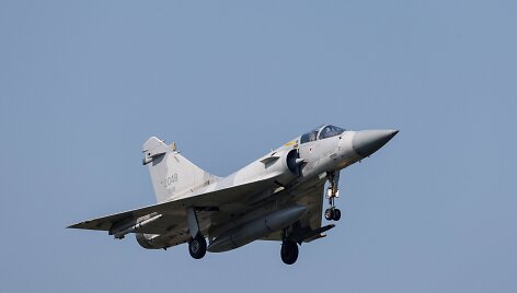 Naikintuvas &bdquo;Mirage-2000&ldquo; / Tyrone Siu / REUTERS