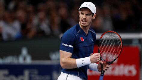 Andy Murray prie&scaron; Johną Isnerį