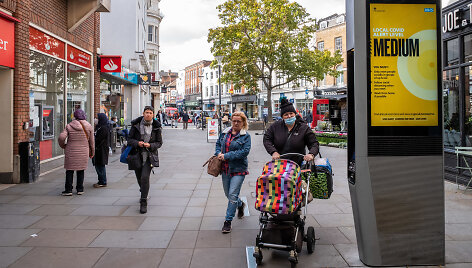 Londonas priskirtas antrai pagal pavojingumą COVID-19 pavojaus zonai
