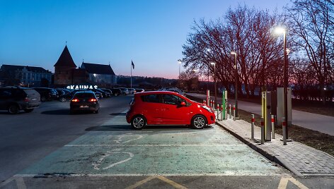 &bdquo;Elinta Charge&ldquo; elektromobilių įkrovos stotelės Kovo 11 d.