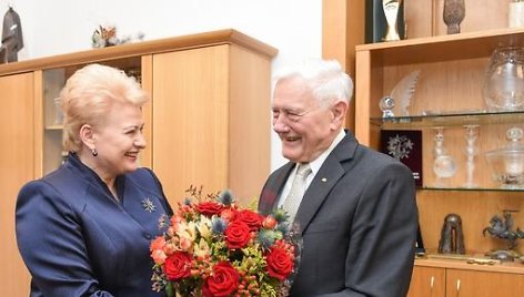 Dalia Grybauskaitė pasveikino Valdą Adamkų jubiliejaus proga