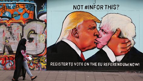 Donaldo Trumpo ir Boriso Johnsono bučinio pie&scaron;inys Bristolyje