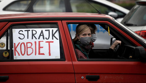Moterų protestas prie&scaron; abortų draudimą Lenkijoje