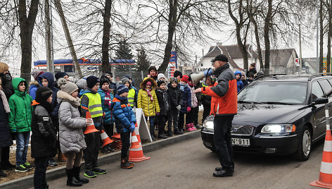 „Būk saugus eismo dalyvis“ akcija Raseiniuose