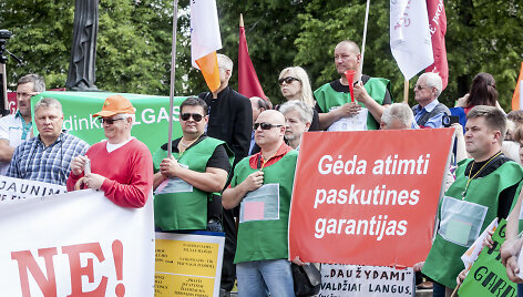 Profsąjungų mitingas prie Seimo prie&scaron; naująjį Darbo kodeksą