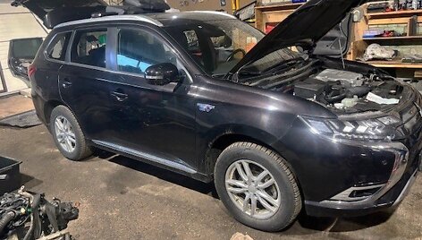 Bylos įkalčiai: &bdquo;Mitsubishi Outlander&ldquo; visureigis, dingęs Norvegijoje, bet rastas Kauno rajone