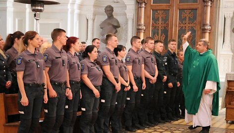 Prisiekė naujieji Kauno policijos pareigūnai