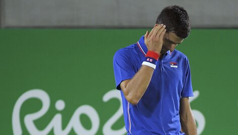 Novakas Džokovičius Rio olimpiados pirmame etape nusileido Juanui Martinui del Potro