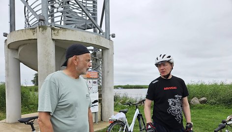 Arvydas Vaitkus ir Bronius Markauskas įvertino galimybes nutiesti dviračių taką nuo Klaipėdos iki Drevernos.