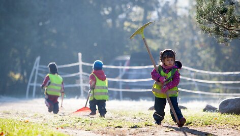 Lauko darželio Vilniuje auklėtiniai dienas leidžia gamtos apsuptyje