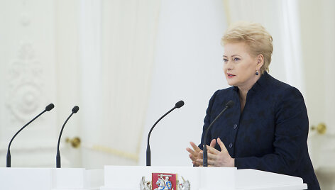 Prezidentė Dalia Grybauskaitė pasveikino ir ordino &bdquo;Už nuopelnus Lietuvai&ldquo; medaliu apdovanojo daugiavaikes motinas