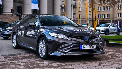 Toyota Camry, konkurso &bdquo;Metų automobilis 2020&ldquo; dalyvė