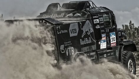Dulkių kalnas su &bdquo;Kamaz&ldquo; ženklu