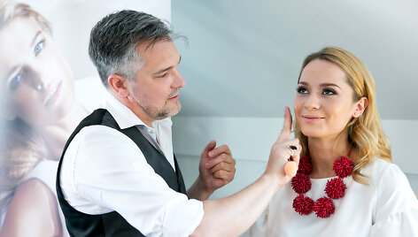 &bdquo;Guerlain&ldquo; vizažistas Jose-Luis Yuve ir modelis